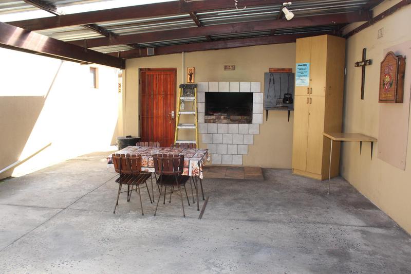 To Let 2 Bedroom Property for Rent in Avondale Western Cape